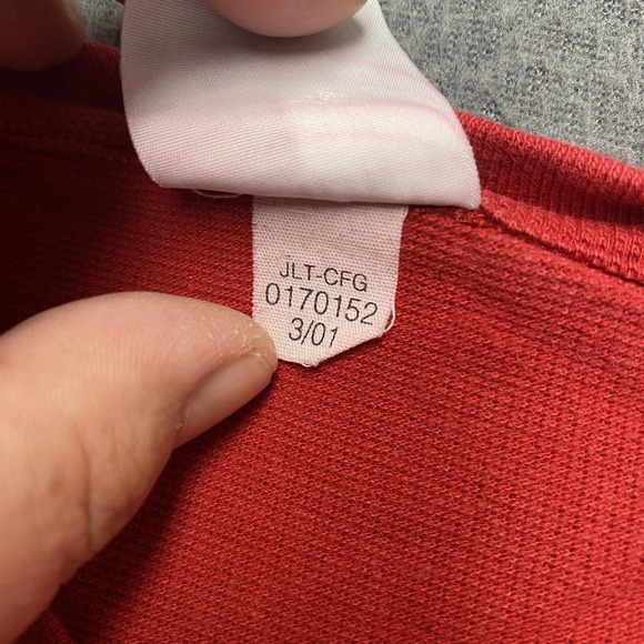 Tommy Jeans Hilfiger Denim Shirt Mens Large Red V Neck‎ 85 Logo Casual 2000s - Picture 5 of 9